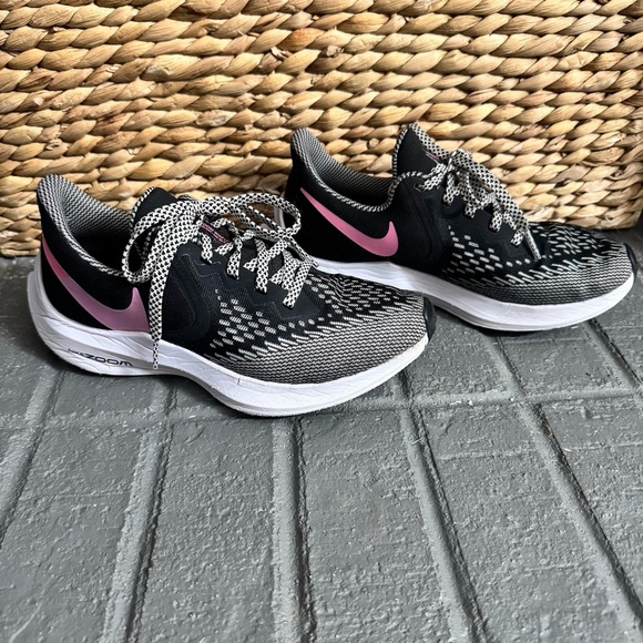 Nike Shoes - Nike Zoom Winflo Women's Running Shoes Black/Gray/Pink - Sz. 6 Good Condition